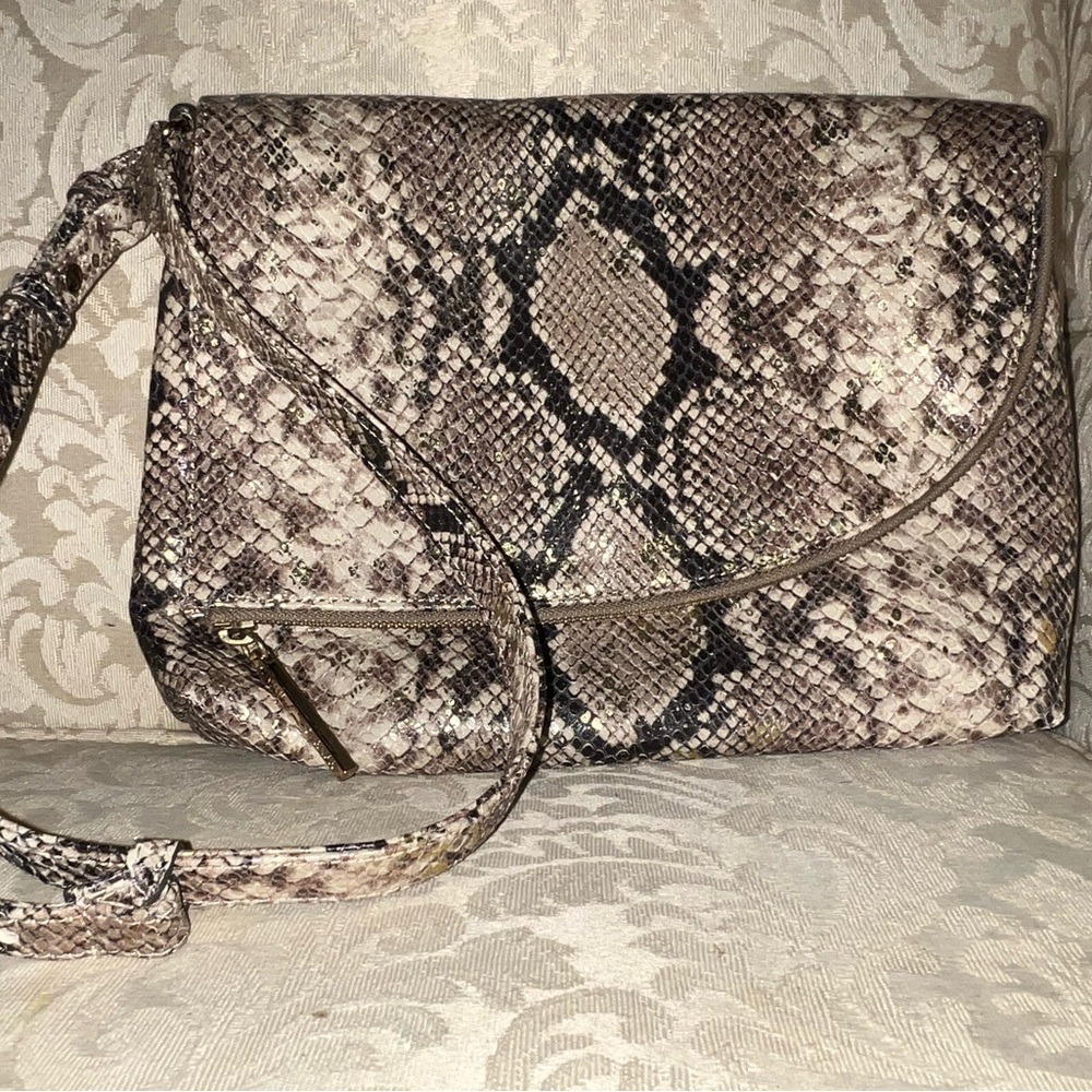 Elaine Turner Leopard Skin Shoulder purse Never Used.